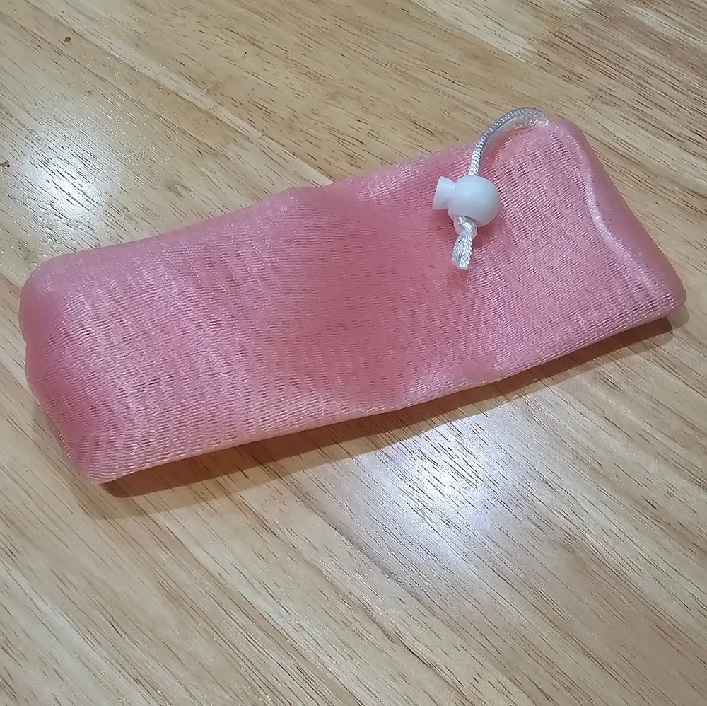 Exfoliating Mesh Pouch Soap Saver Pick Your Color Pink, Lavendar, Cream NWOT